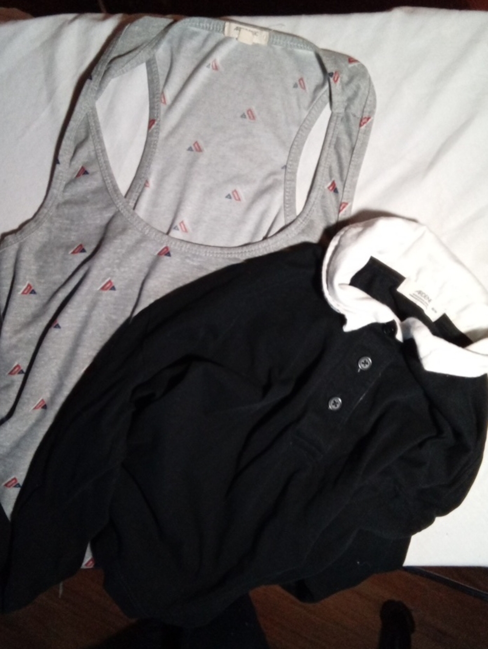 Ardene Girls Bundle(2)Black Polo with White Collar and Gray Printed Tank. Medium